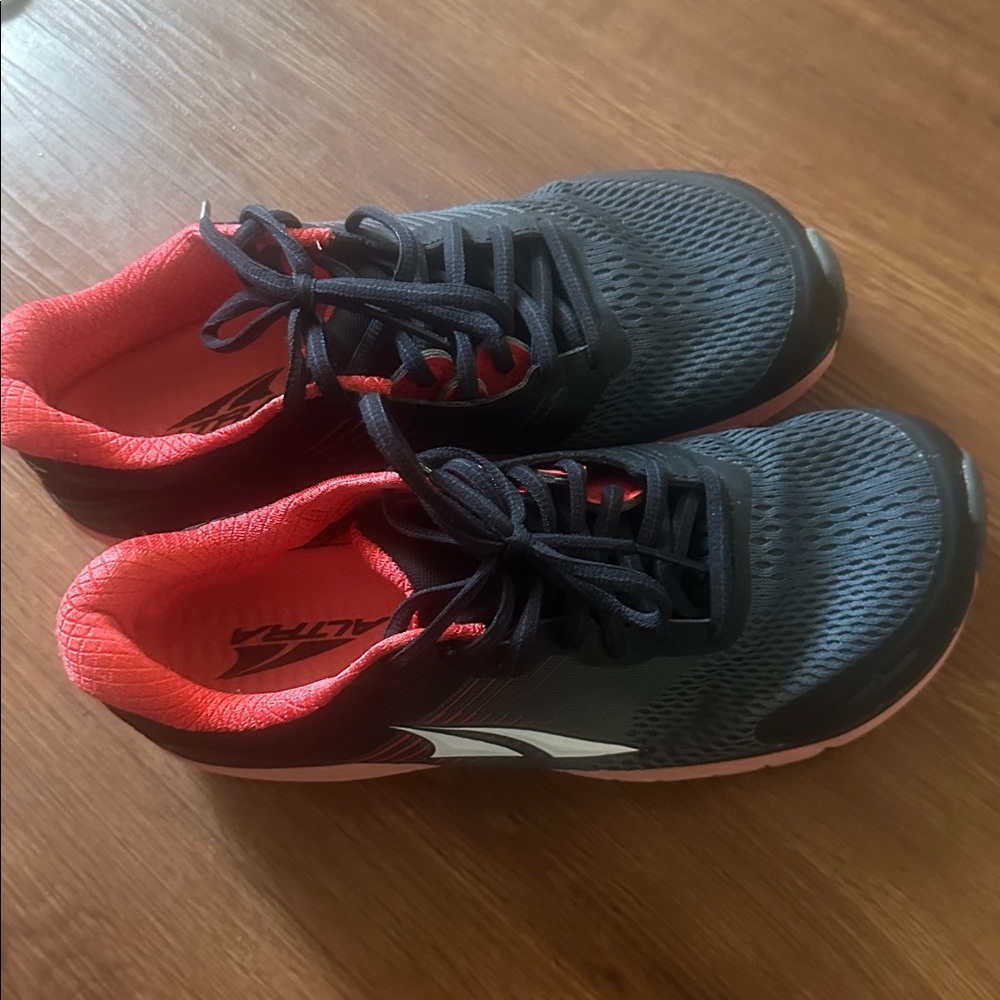Altra Women’s Running Shoes Size 8 Gray Coral Zero Drop FootShape